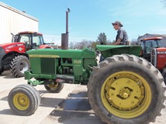 Tractor - Row Crop For Sale John Deere 3020 , 70 HP