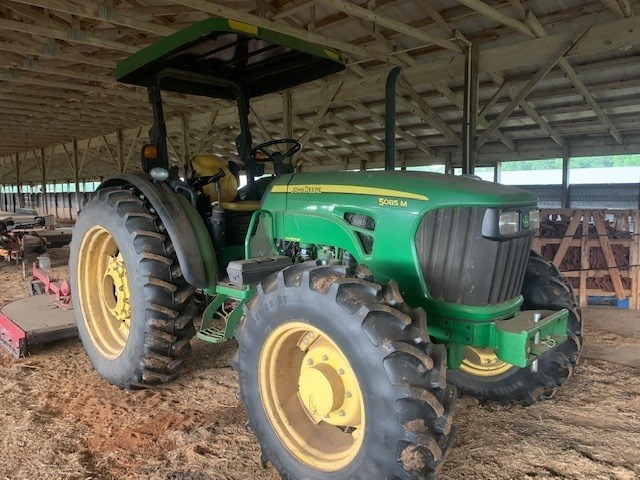 2011 John Deere 5085M Tractor - Utility For Sale
