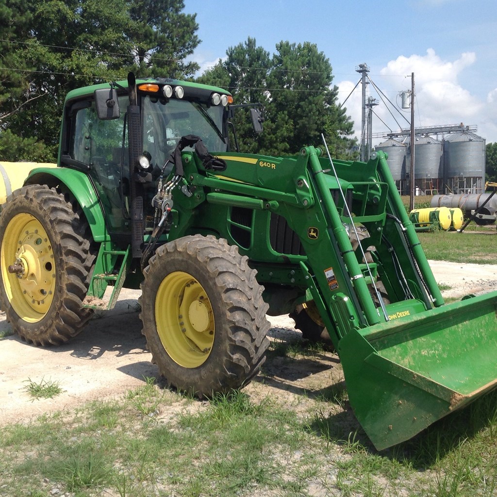 2012 John Deere 7230 Premium Tractor - Row Crop For Sale