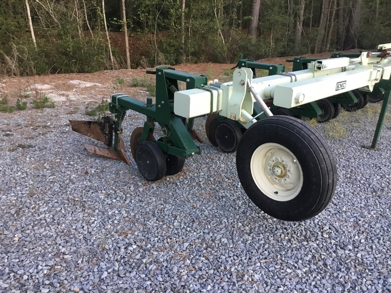 2016 KMC Wide Sweep Row Crop Cultivator For Sale