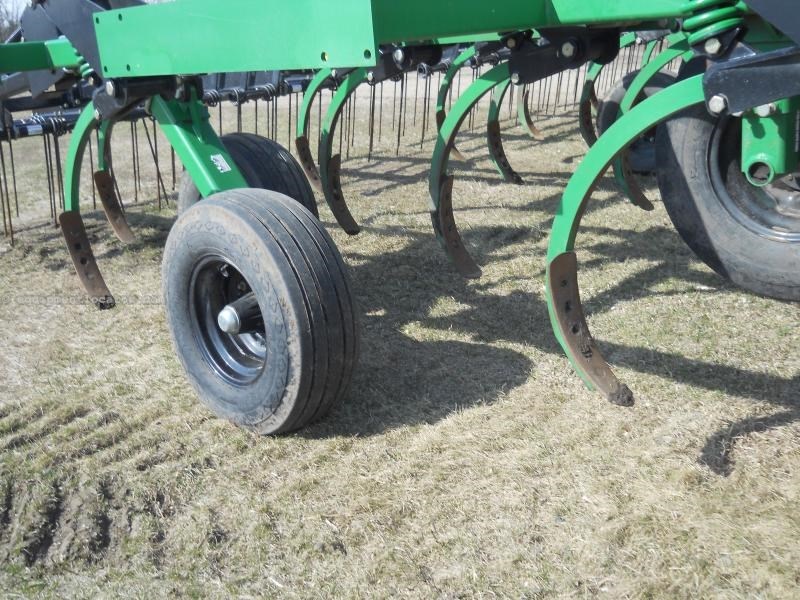 Photos of 2012 Summers Used Disc Chisel 40', 4 bar harrow, Disc Chisel