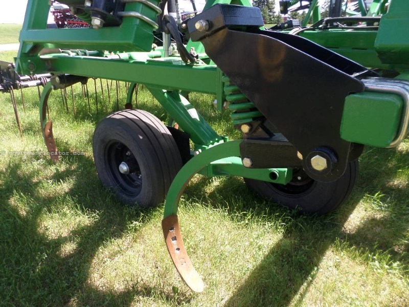 Photos of 2012 Summers Used Disc Chisel 40', 4 bar harrow, Disc Chisel