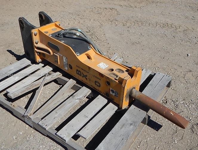 2012 BTI BX10, Hydraulic breaker, 1000 lbs impact Loader Backhoe