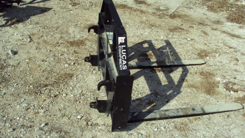 Lucas Euro / Global quick connect double hay spear Misc. Ag For Sale