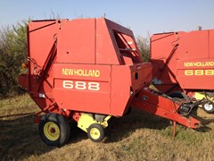 Baler-Round For Sale 1999 New Holland 688 