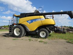 Combine For Sale 2008 New Holland CR9070 