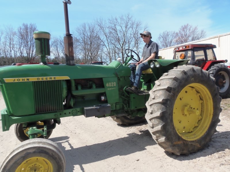 John Deere 4020 Tractor - Row Crop For Sale » White's Farm Supply