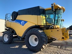 Combine For Sale 2009 New Holland CR9060 