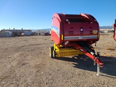 Baler-Round For Sale 2015 New Holland RB460 