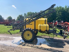 Sprayer-Pull Type For Sale 2015 CropCare AGX750T 