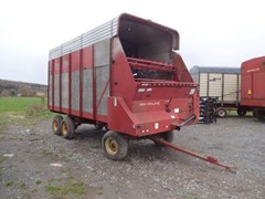 Forage Box-Wagon Mounted For Sale New Holland 716 