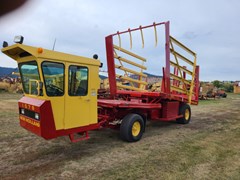 Bale Wagon-Self Propelled For Sale New Holland 1078 