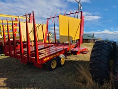 Bale Wagon-Pull Type For Sale 1975 New Holland 1033 