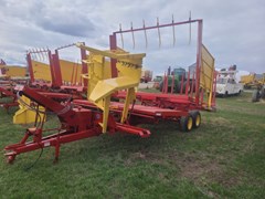 Bale Wagon-Pull Type For Sale New Holland 1037 