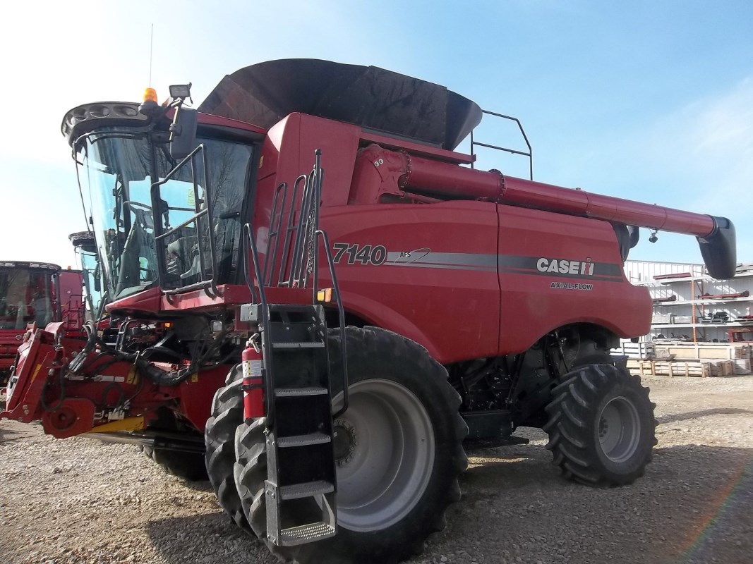 2014 Case IH 7140 Combine For Sale