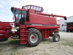 Combine For Sale 1992 Case IH 1680 , 235 HP