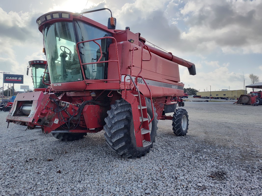 1996 Case IH 2166 Combine For Sale