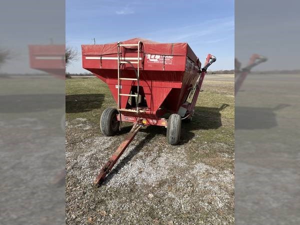 1998 E-Z Trail 3400 Seed Tender For Sale
