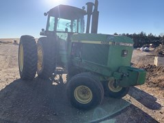 Tractor - Row Crop For Sale 1989 John Deere 4555 