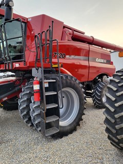 Combine For Sale 2010 Case IH 7120 
