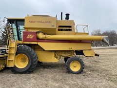 Combine For Sale 1990 New Holland TR86 