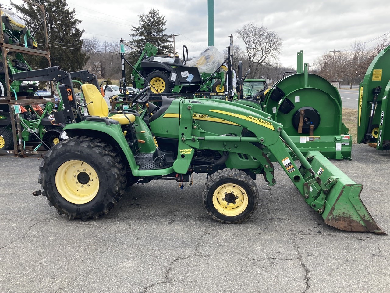 2008 John Deere 3320 Tractor - Compact Utility For Sale