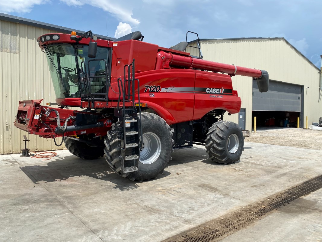 2009 Case IH 7120 Combine For Sale