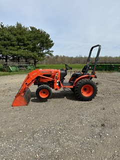 Tractor - Compact Utility For Sale Kubota B2620 , 26 HP