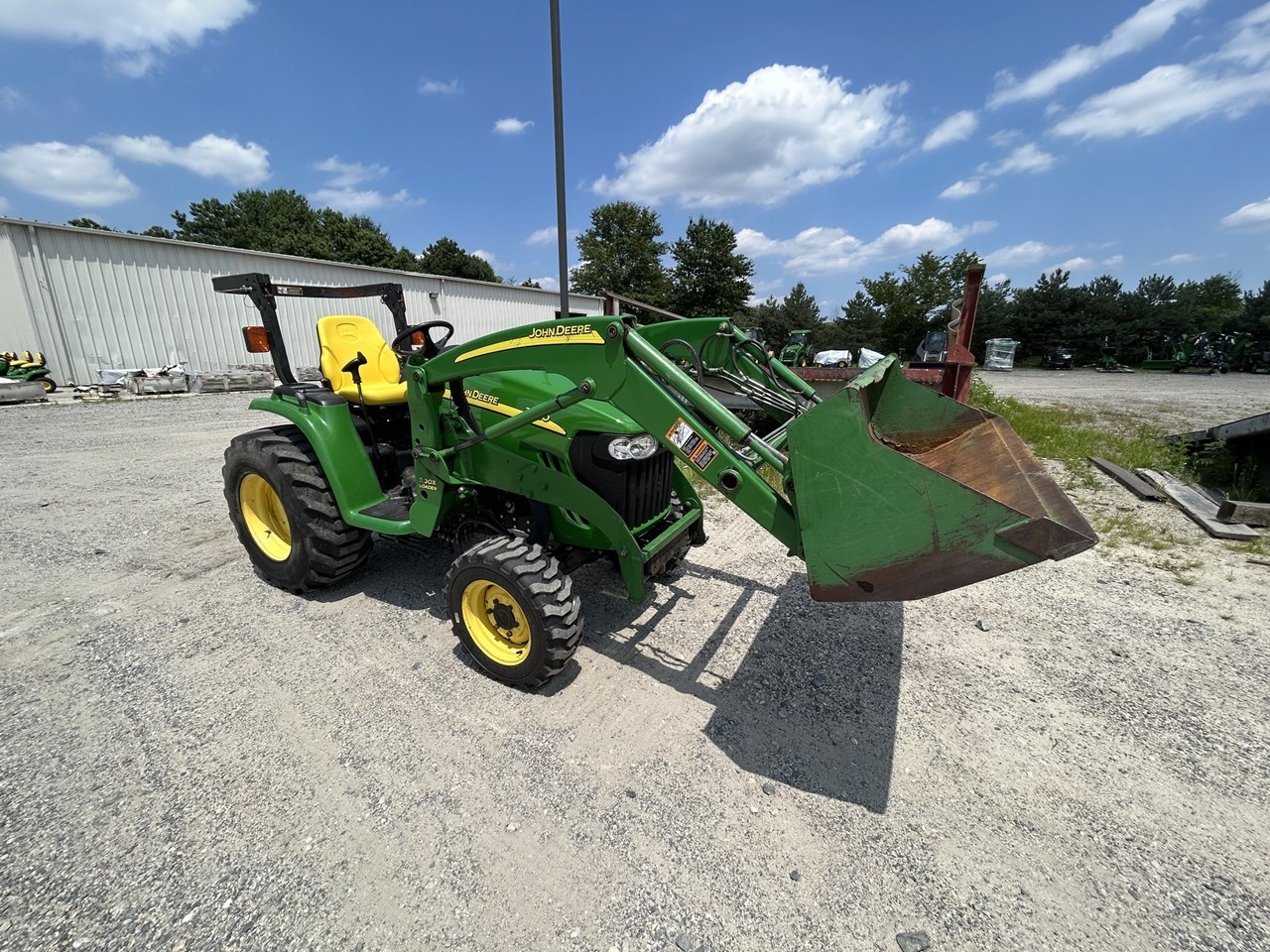 2013 John Deere 3320 Tractor - Compact Utility For Sale