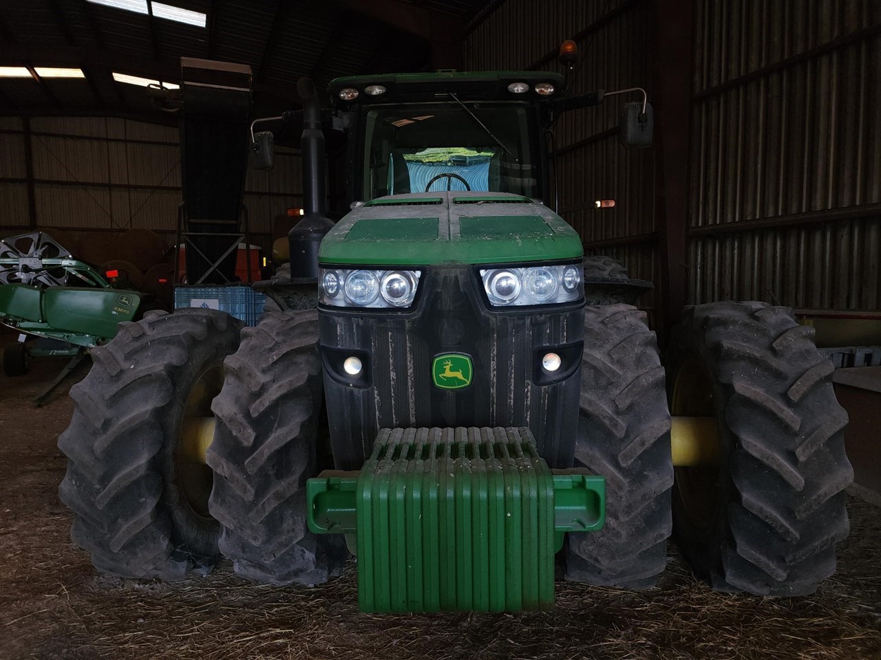 2012 John Deere 8260R Tractor - Row Crop For Sale