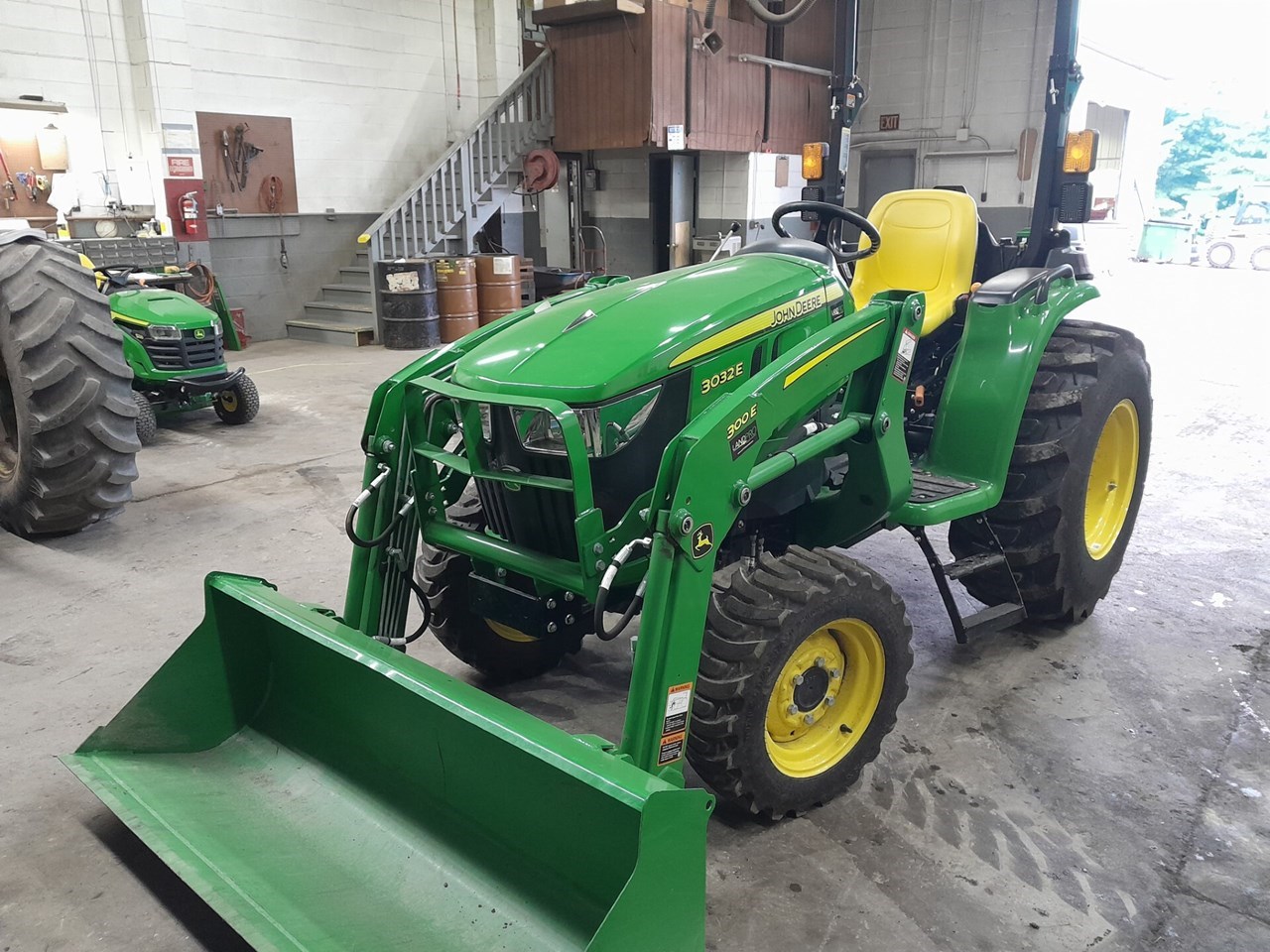 2022 John Deere 3032E Tractor - Compact Utility For Sale