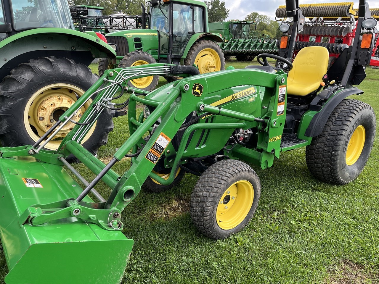 2014 John Deere 2032R Tractor - Compact Utility For Sale