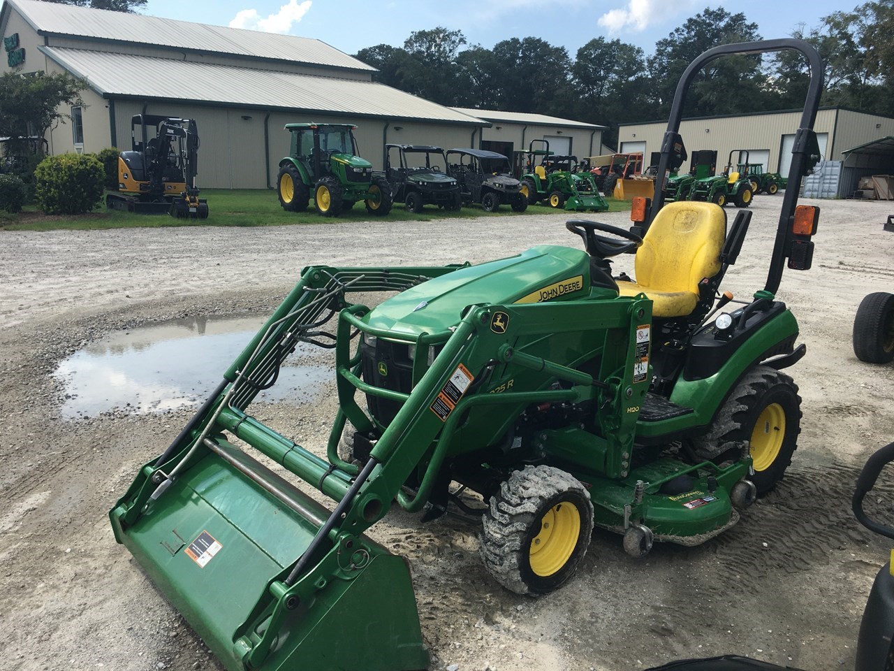 2017 John Deere 1025R Tractor - Compact Utility For Sale