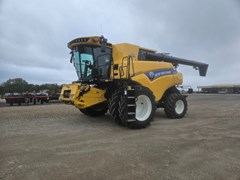 Combine For Sale 2021 New Holland CR7.90 