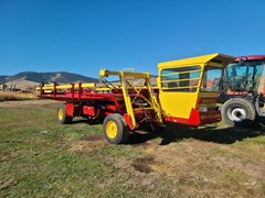 Bale Wagon-Self Propelled For Sale 1981 New Holland 8500 
