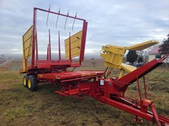 Bale Wagon-Pull Type For Sale 1982 New Holland 1036 