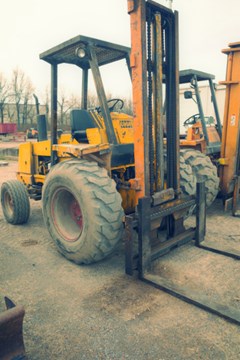 Lift Truck/Fork Lift-Industrial For Sale 1974 Case 585B 
