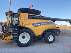 Combine For Sale 2021 New Holland CR8.90 