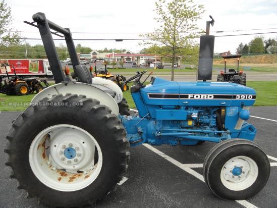 Ford tractor 3910 model #4