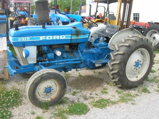 1985 Ford tractor model 3910 #2