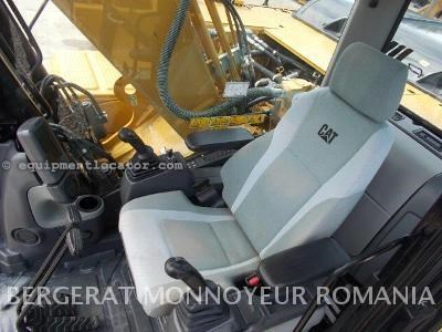 2011 Caterpillar 324D Image 7