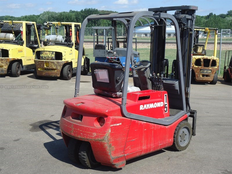 2001 Raymond RTW35 Image 3