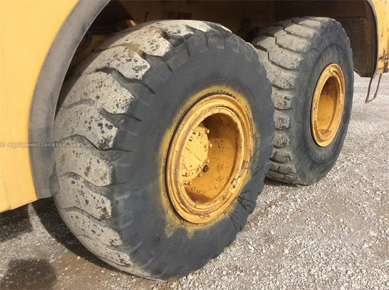 1992 Caterpillar D300D Image 10