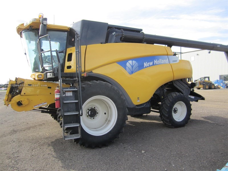 2008 New Holland CR9060 Image 5