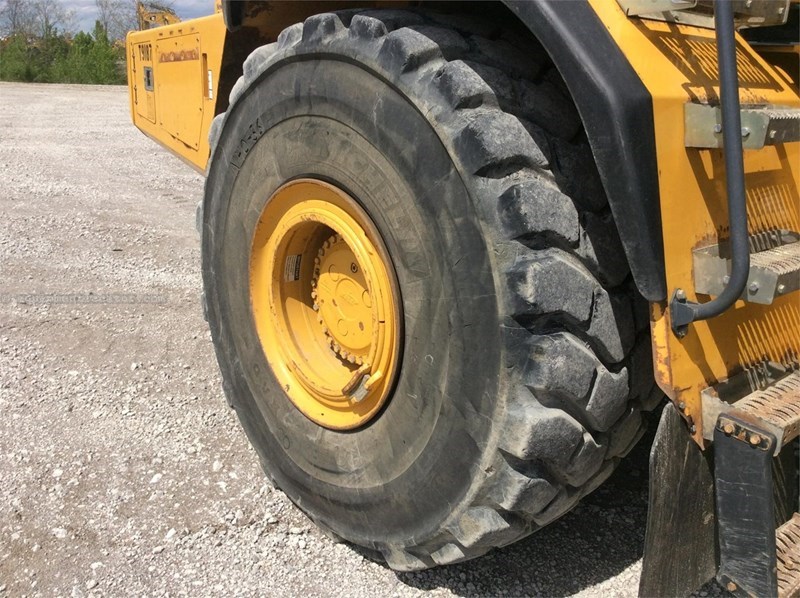 2011 John Deere 400D II Image 10