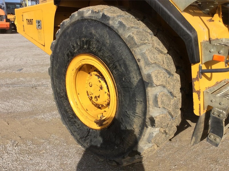 2012 John Deere 300D II Image 10