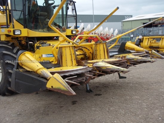2006 New Holland RI450V 6 ROW MAIZE HEADER Image 4