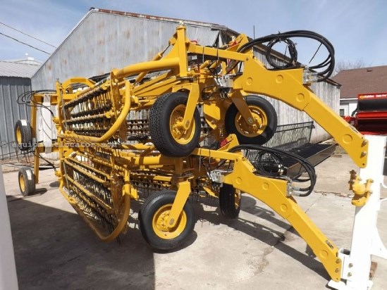 2015 Vermeer R2300 Image 3