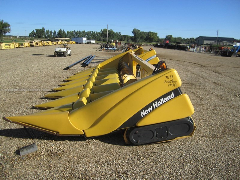 2006 New Holland 98C Image 4