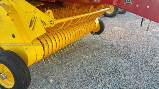 2014 New Holland BR7060 Image 2